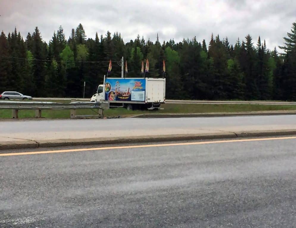 Un camion de manèges qui soulève de bonnes questions