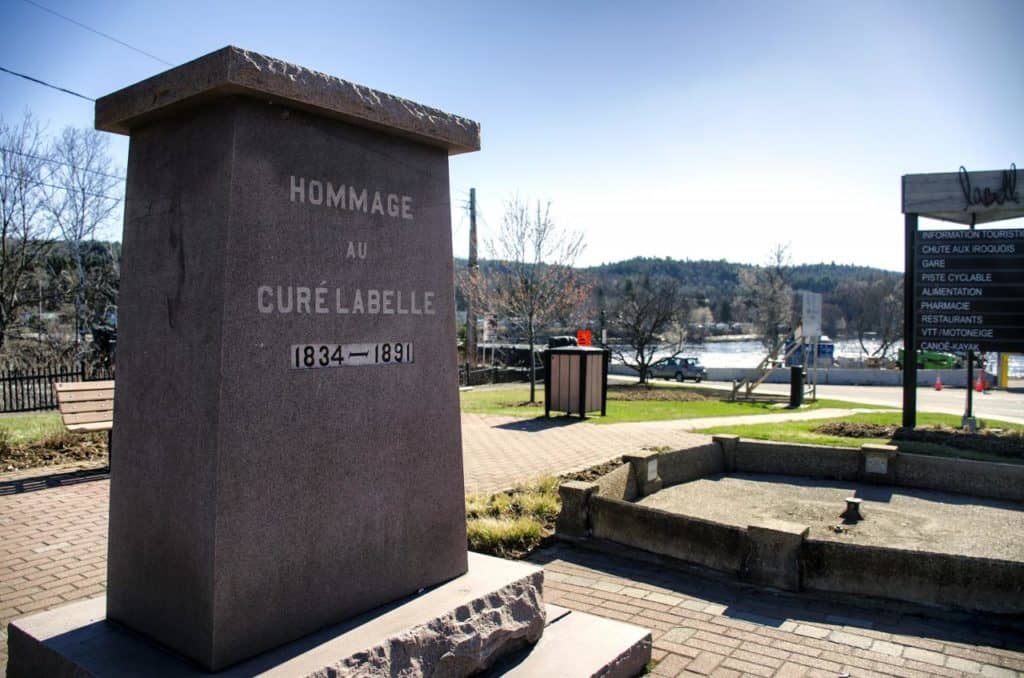 Mais où est la statue du curé Labelle ?