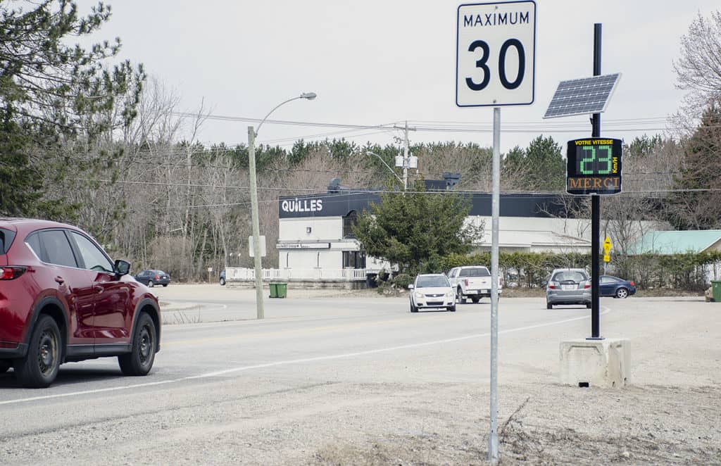 Des panneaux électroniques pour contrer les excès de vitesse