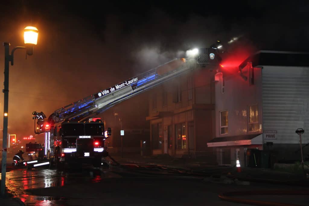 Un immeuble détruit dans un incendie à Mont-Laurier