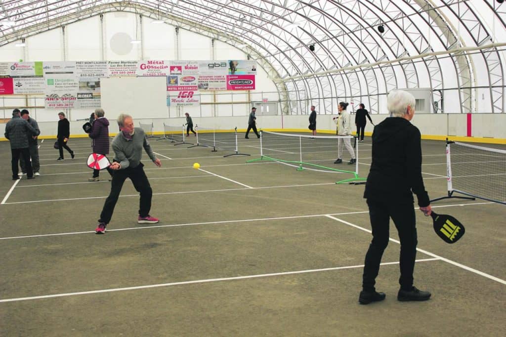 Le pickleball gagne du terrain dans la région