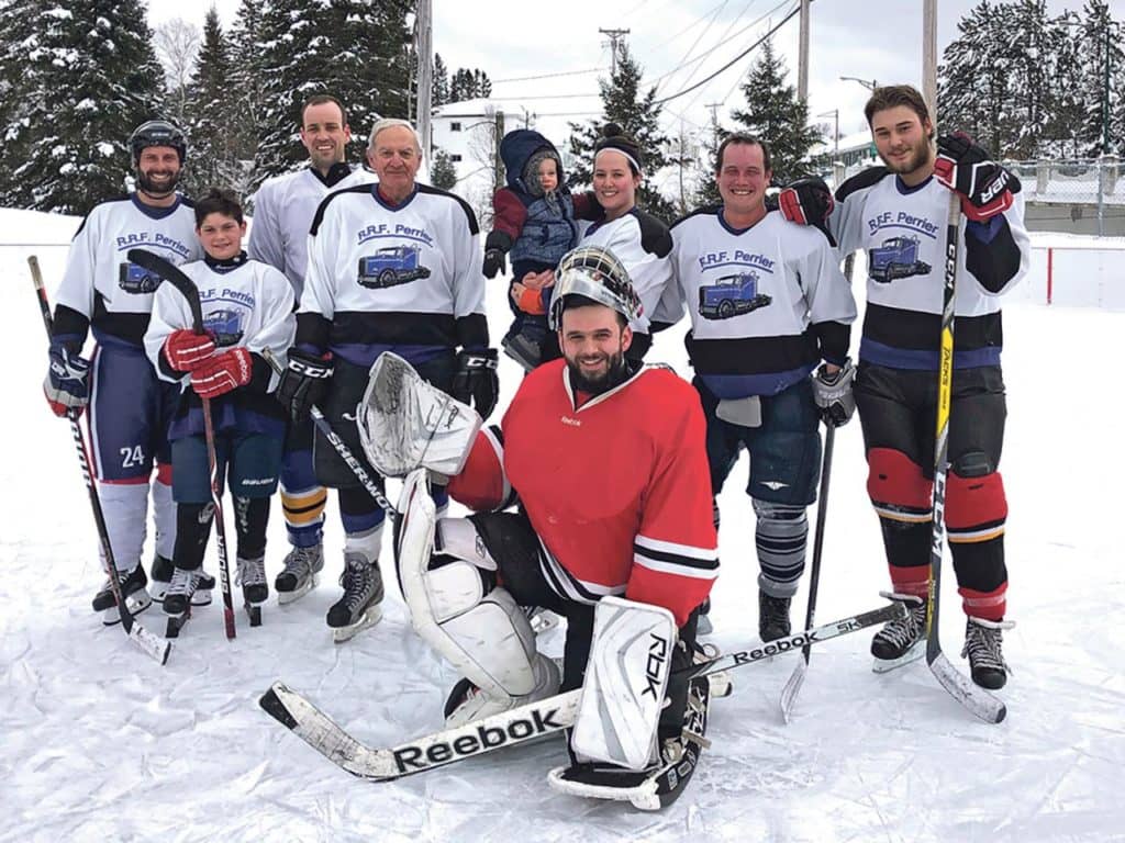 Cinq générations de Perrier disputeront un match de hockey