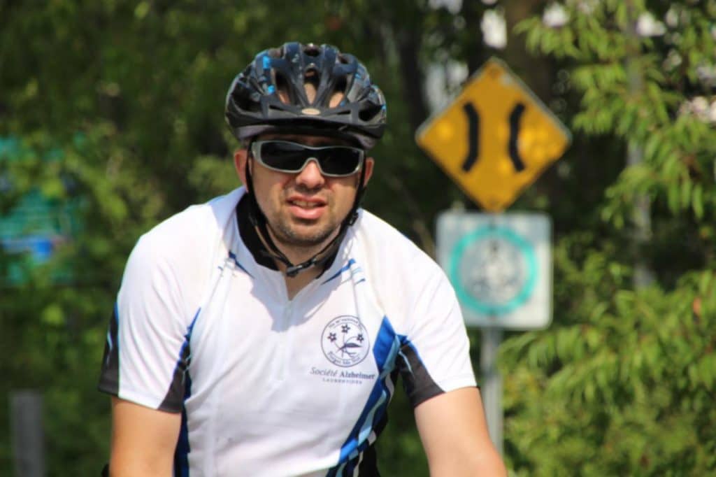 Lutte à la maladie d’Alzheimer: il fait sa part à vélo