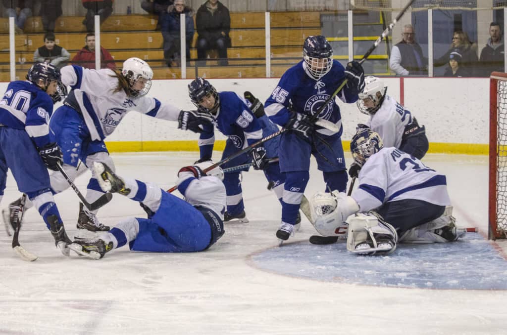 Le tournoi de hockey scolaire offre un bon spectacle