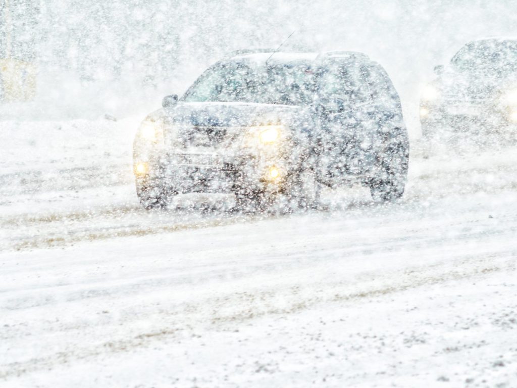 Conditions routières difficiles, cours suspendus