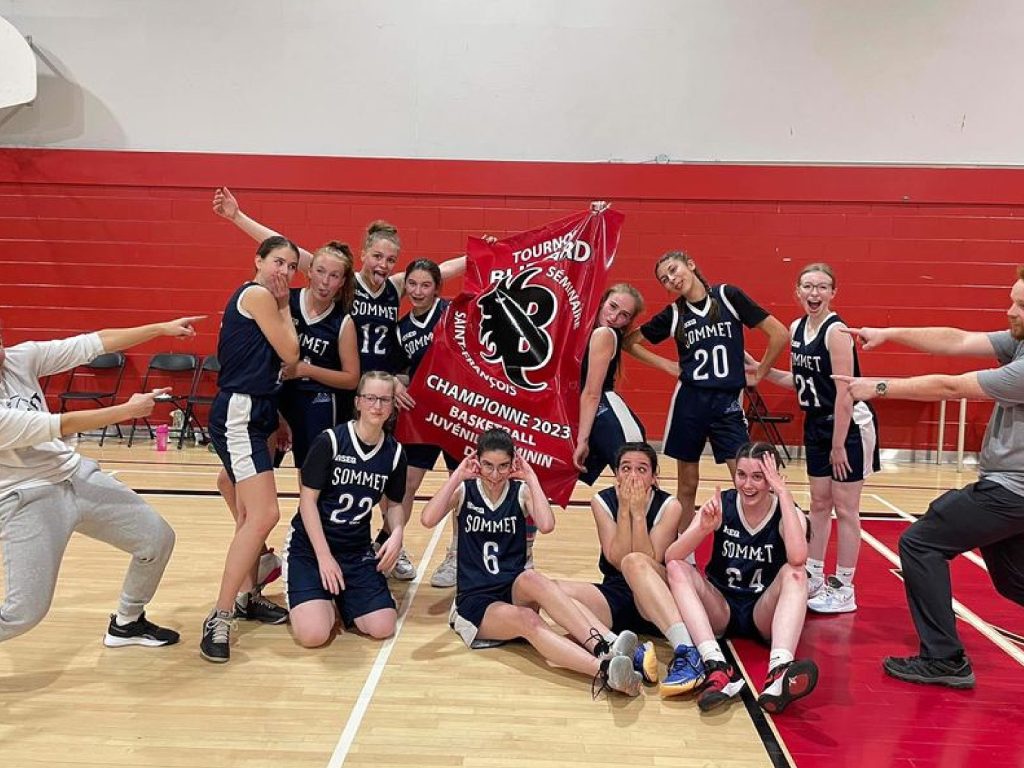 Basketball: le Sommet de Mont-Laurier couronné au tournoi du Blizzard