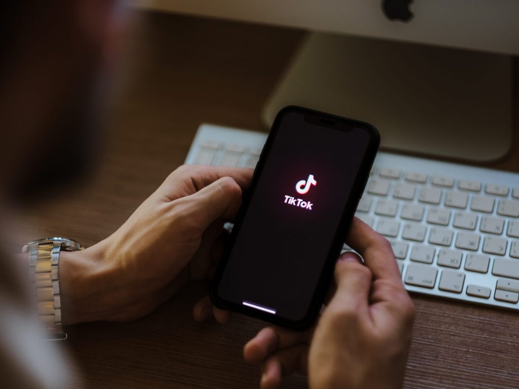 Rivière-Rouge interdit l’application TikTok sur ses appareils connectés au Web
