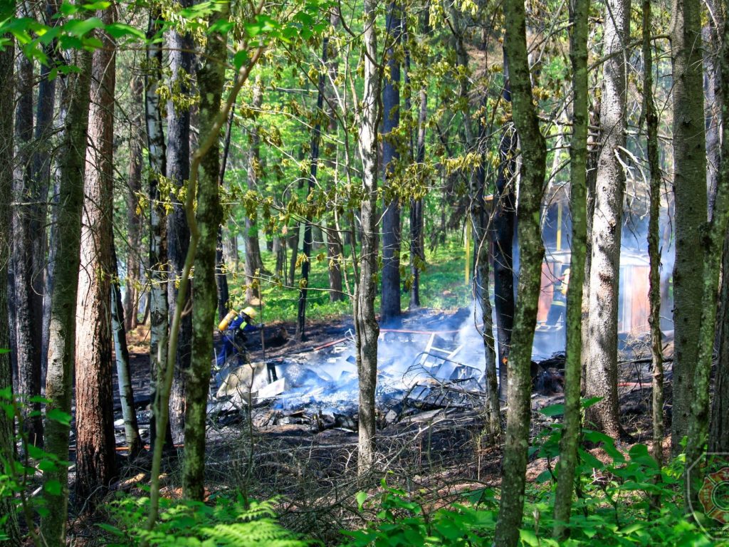 Un feu de forêt maîtrisé à Lac-du-Cerf