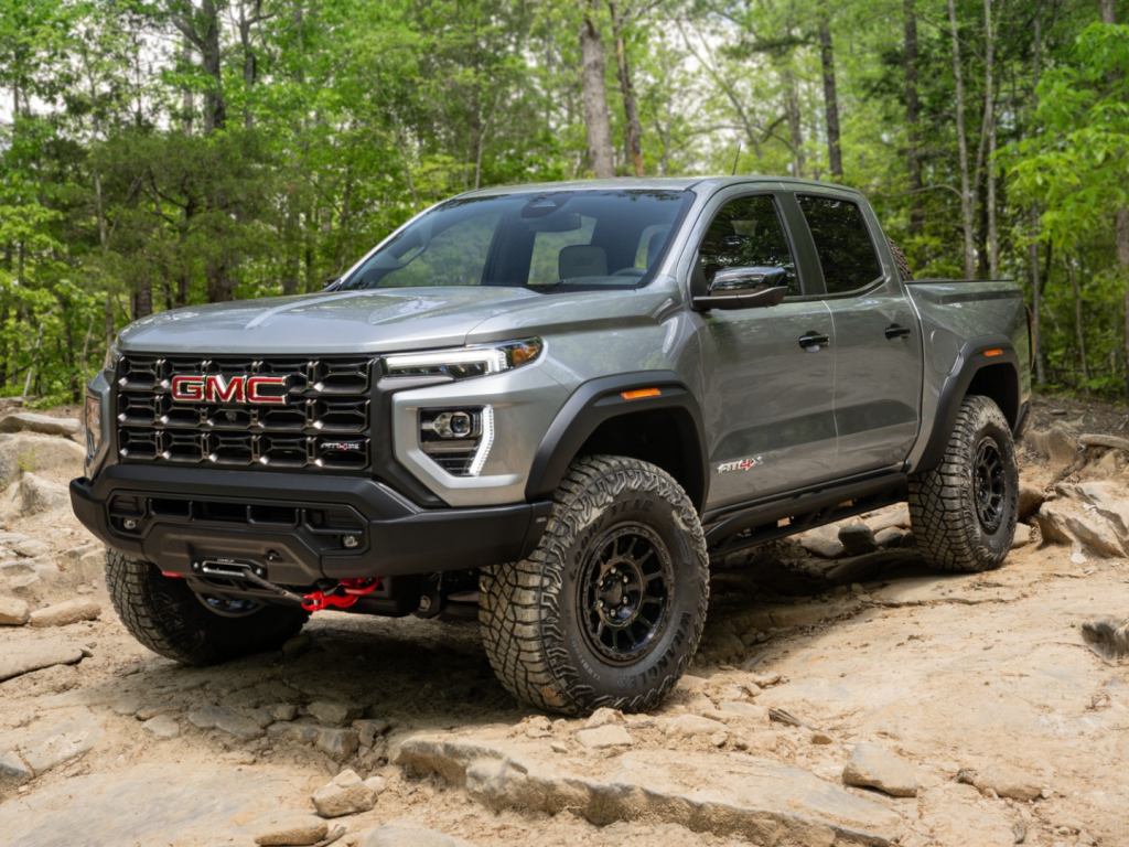 Plus aventurier et robuste, voici le GMC Canyon AT4X AEV 2024