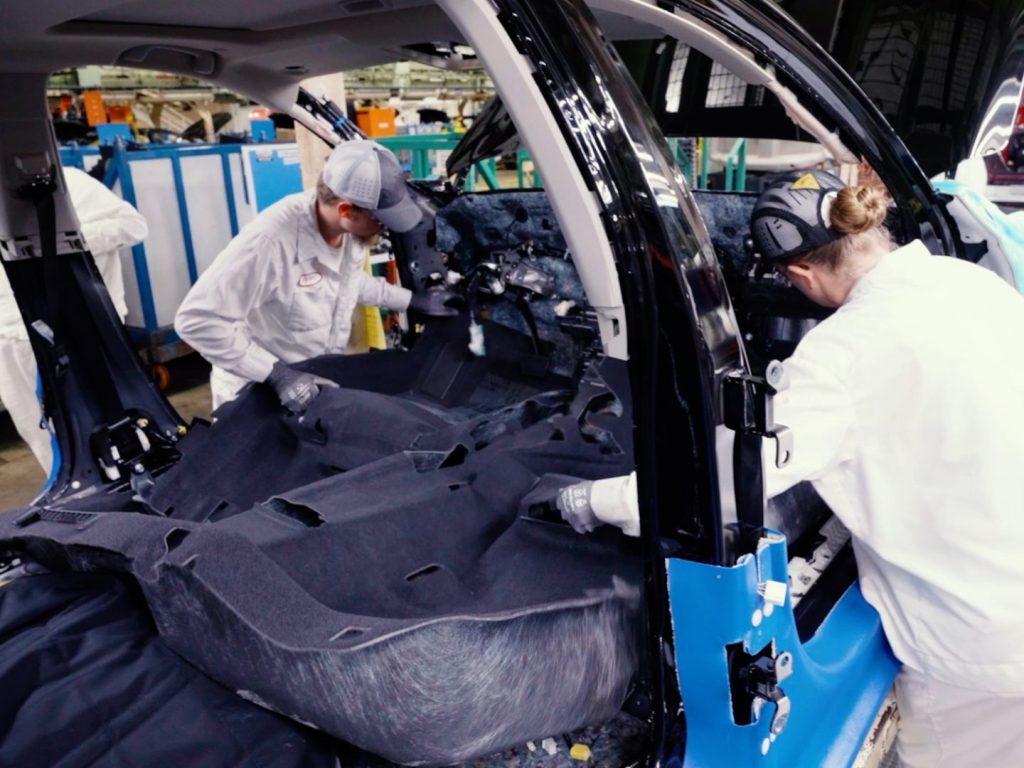 Honda transforme ses vieux uniformes en isolant pour véhicules