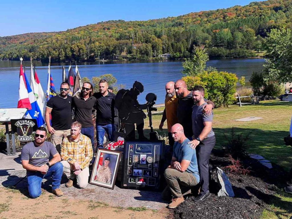 Un monument en mémoire du soldat Michel Jr Levesque inauguré à Rivière-Rouge