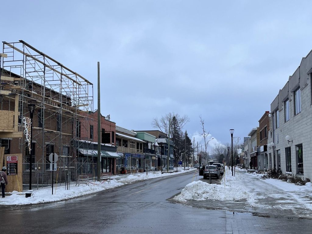 Les câbles aériens démantelés au centre-ville de Mont-Laurier