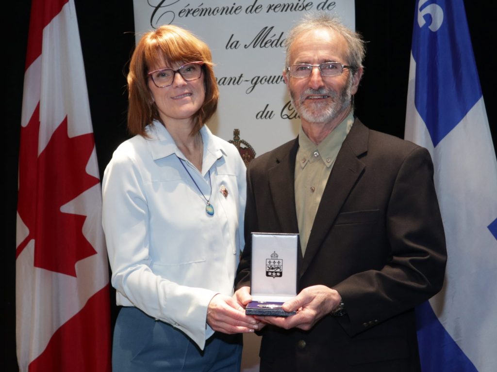 Le regretté Jean-Maurice Raymond reçoit la médaille de la lieutenante-gouverneure du Québec