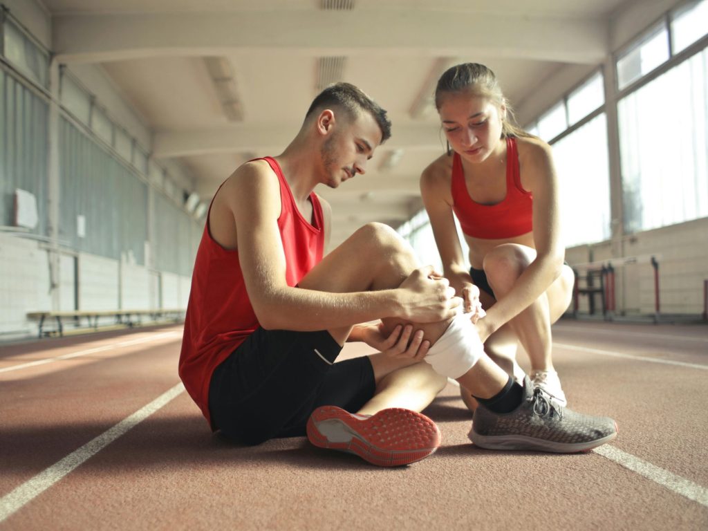 Quelles sont les blessures articulaires fréquentes chez les sportifs?